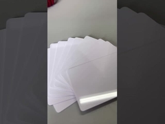 Hiệu ứng thẻ laminated bằng tấm bóng