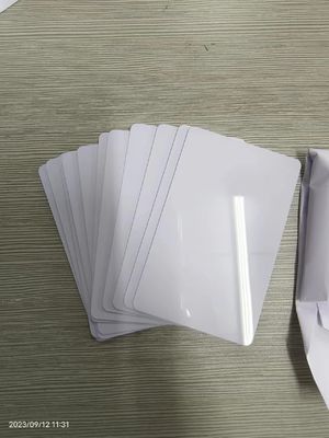 Pvc in nhiệt thẻ trắng trắng Cr80 54 * 85.6mm Cho sản xuất thẻ