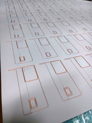 2X5 Vàng dây thông minh chip vật liệu cho thẻ RFID Inlay Prelam PVC vật liệu thẻ