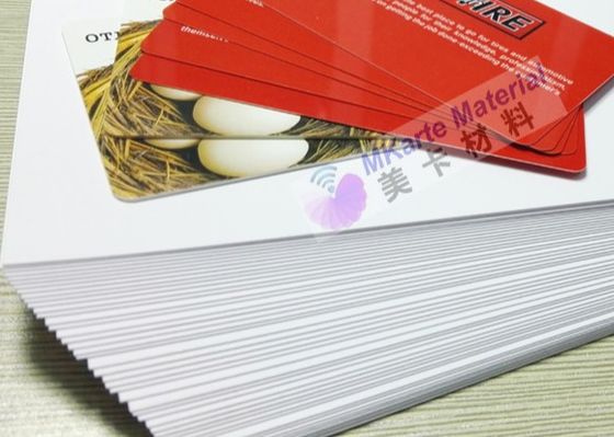 Trắng PVC một mặt in kỹ thuật số tấm PVC Hiệu suất kháng lão hóa cao