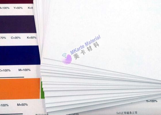 In kỹ thuật số hai mặt Tấm nhựa PVC Màu trắng / Supper Màu trắng thông thường Vật liệu thẻ thông minh