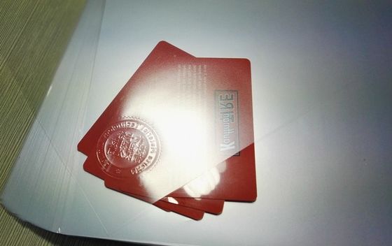 Phim tráng PVC cao cấp được thiết kế để ghép thẻ ngân hàng tài chính