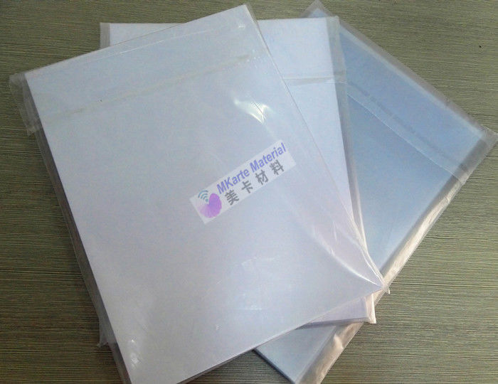 0.15mm-0.40mm Bảng phun mực PVC in Offset in trắng kỹ thuật số in PVC thẻ ngân hàng vật liệu