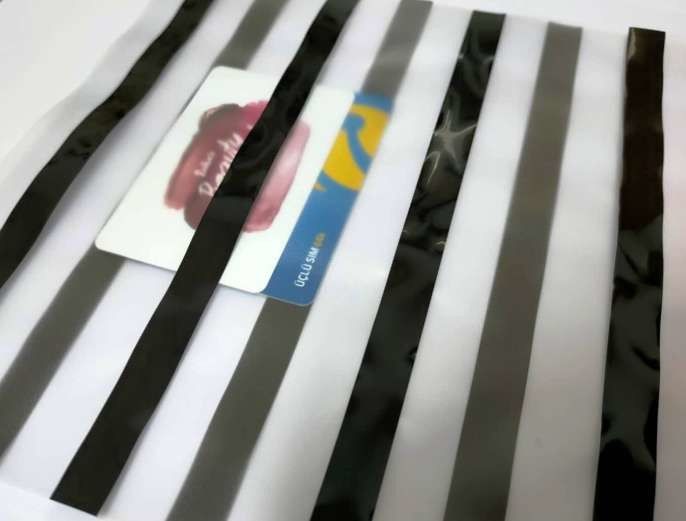 Thẻ PVC 0,04mm A4 Kích thước A3 Lớp phủ từ tính sọc từ